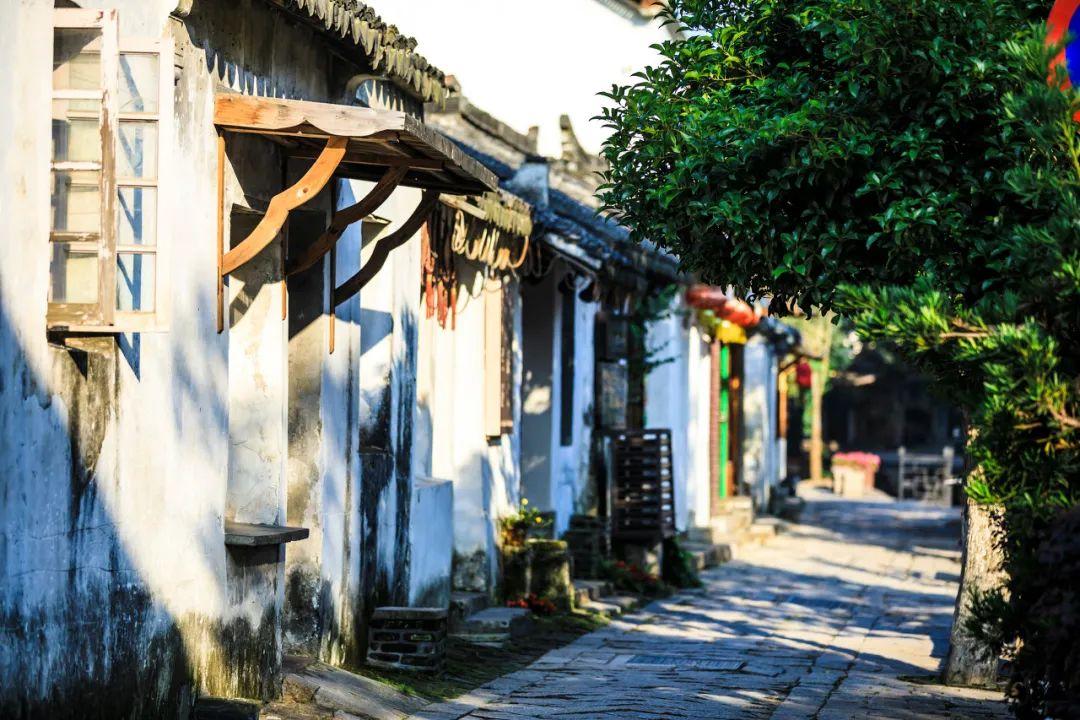 探索婚后女方要把妈带着房子车子彩礼三金都要同意吗?,发现你未知的世界!
